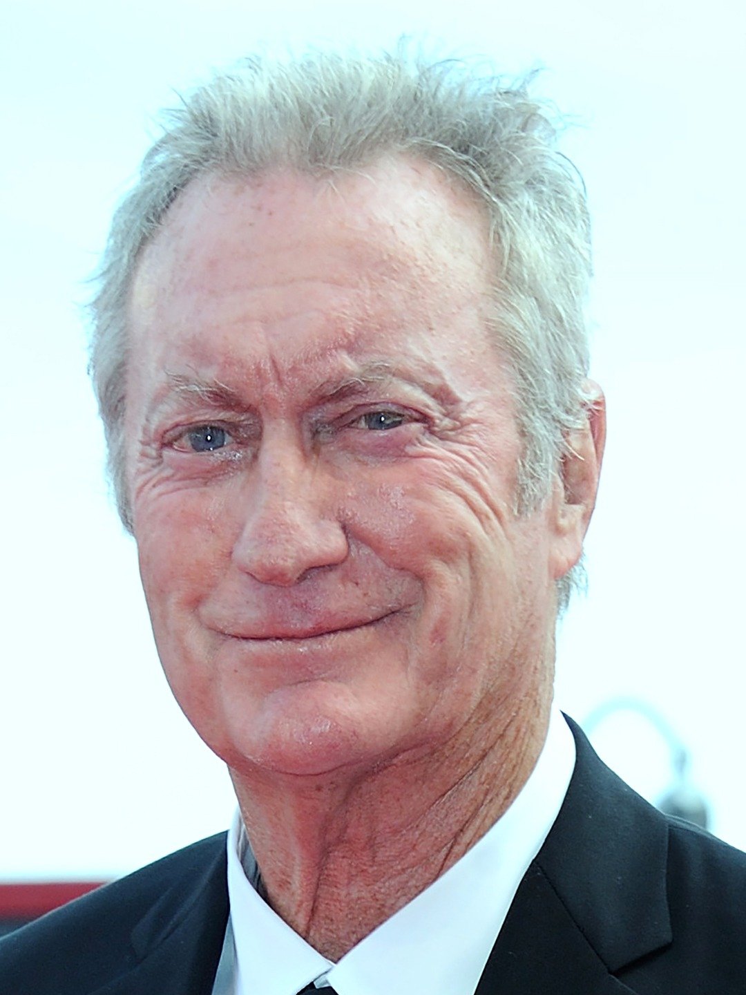 How tall is Bryan Brown?